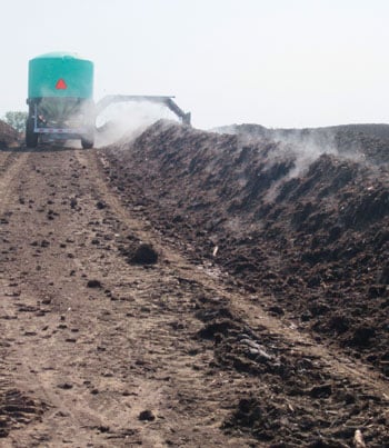 feedlot waste managment